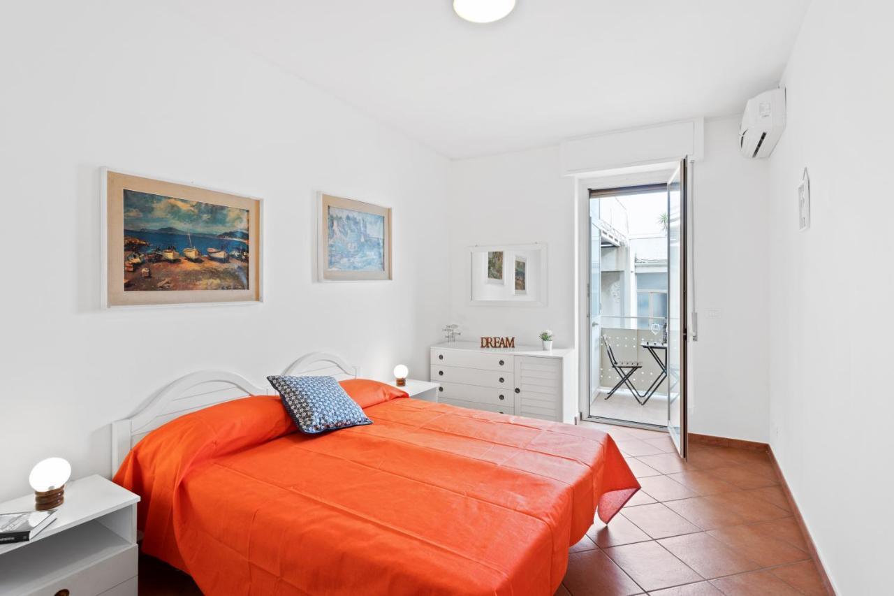Aci Castello Seaview Apartment With Parking Exterior photo