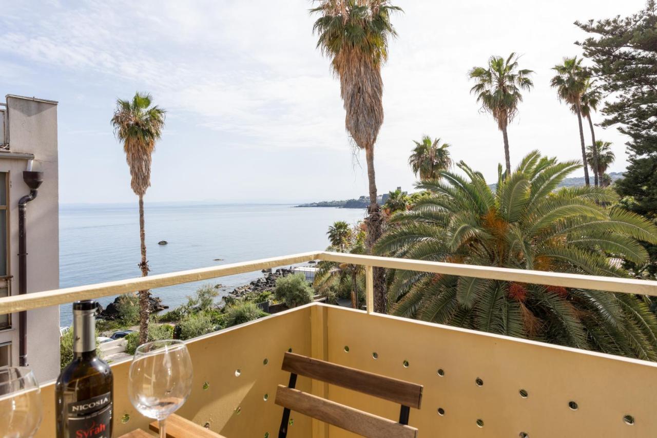 Aci Castello Seaview Apartment With Parking Exterior photo