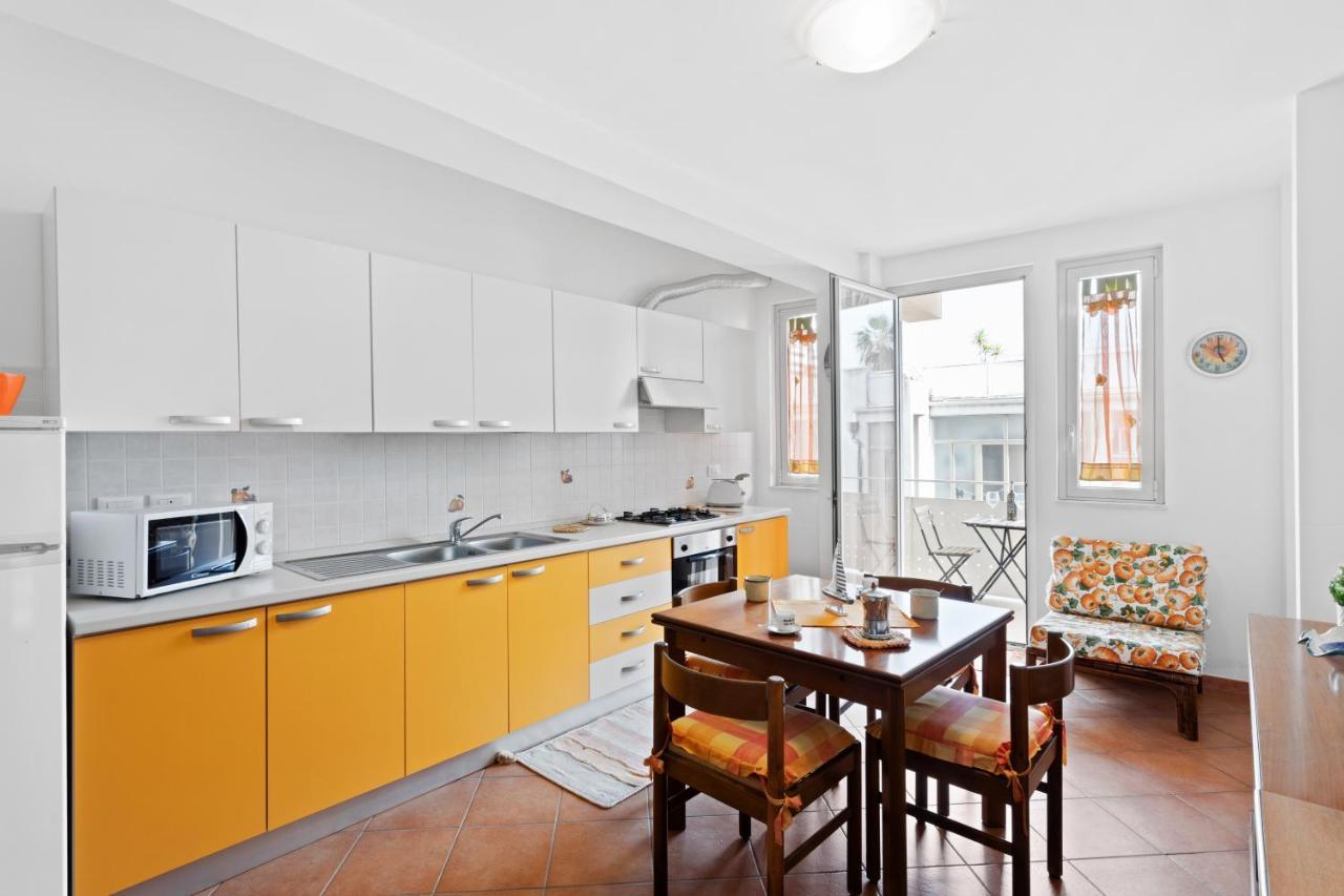 Aci Castello Seaview Apartment With Parking Exterior photo