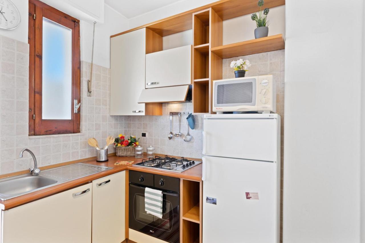 Aci Castello Seaview Apartment With Parking Exterior photo