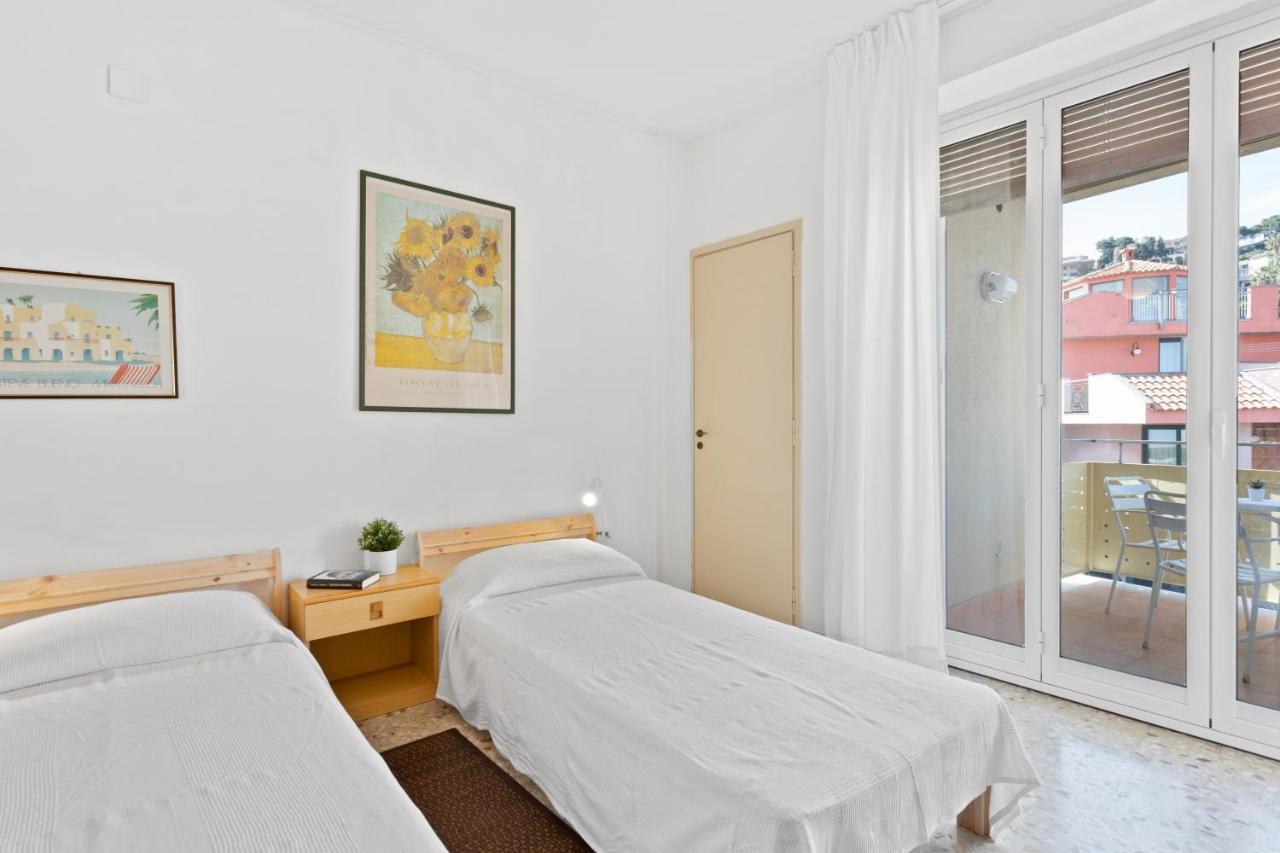 Aci Castello Seaview Apartment With Parking Exterior photo