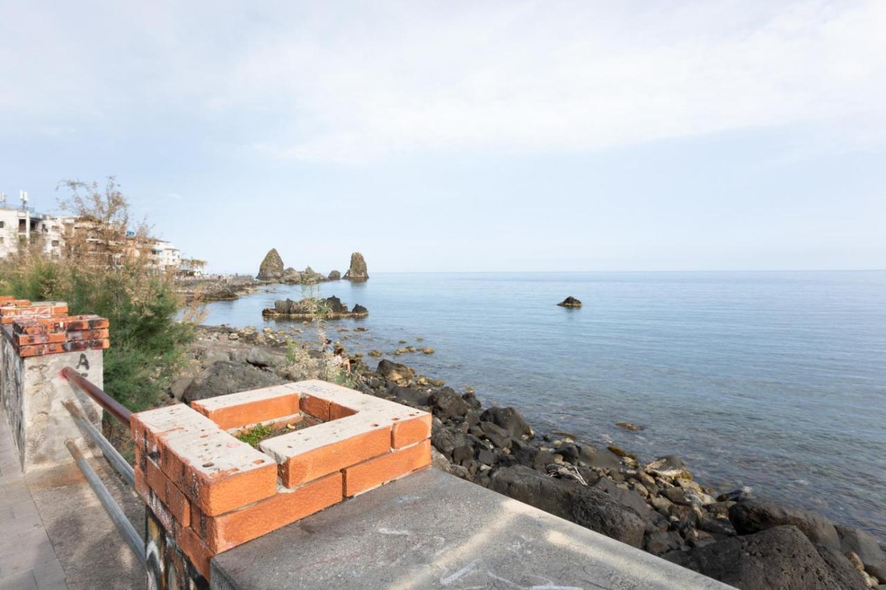 Aci Castello Seaview Apartment With Parking Exterior photo